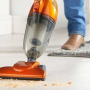 the-pros-and-cons-of-bagless-vacuum-cleaner